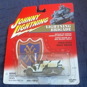 Johnny Lightning Lightning Brigade WWII M2A1 Half Track TT1160